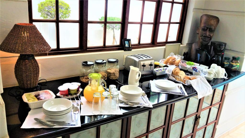 The Baobab Villa Midrand Bagian luar foto