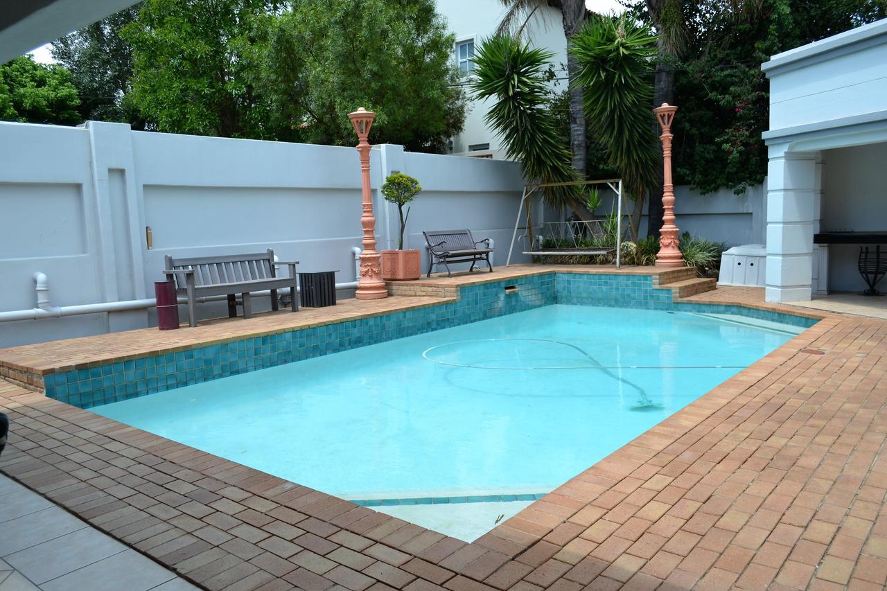 The Baobab Villa Midrand Bagian luar foto