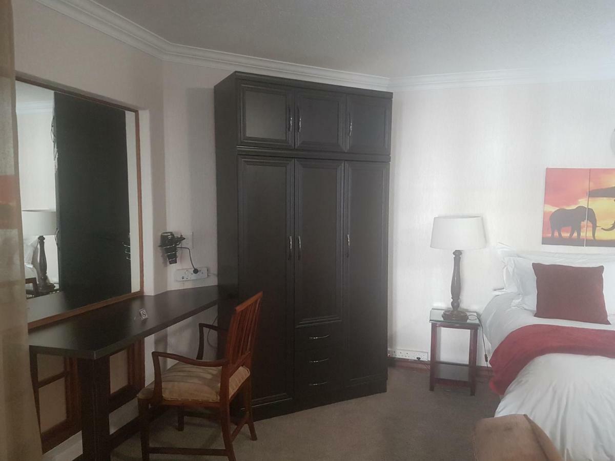 The Baobab Villa Midrand Bagian luar foto